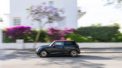 MINI John Cooper Works şi MINI John Cooper Works Cabriolet – noile modele