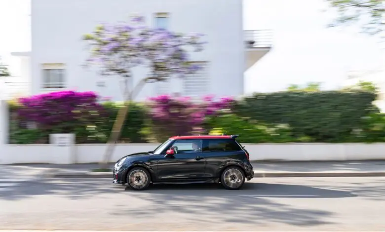 MINI John Cooper Works şi MINI John Cooper Works Cabriolet – noile modele