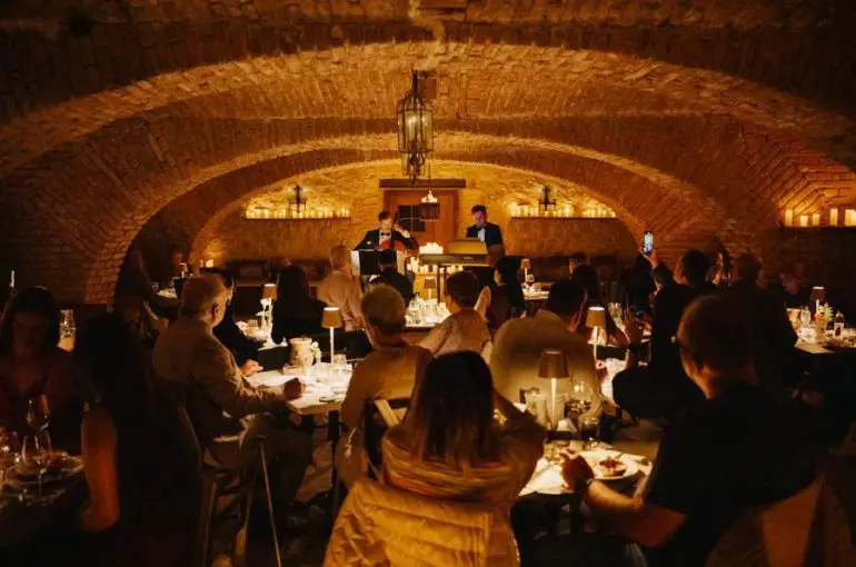 Seria concertelor Candleglow Castle revin cu Lista lui Schindler și Pianistul