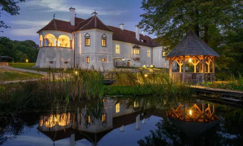 Candleglow Castle continuă seria comncertelor