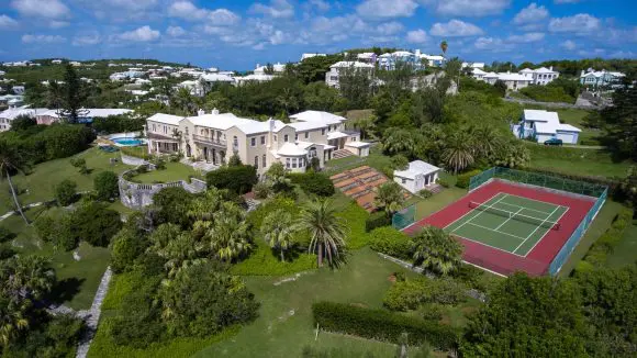 Grand Slam: 6 proprietăți luxoase cu teren de tenis privat