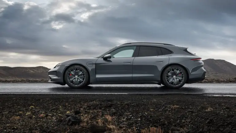 Trei modele noi: Porsche completează a doua generație Taycan