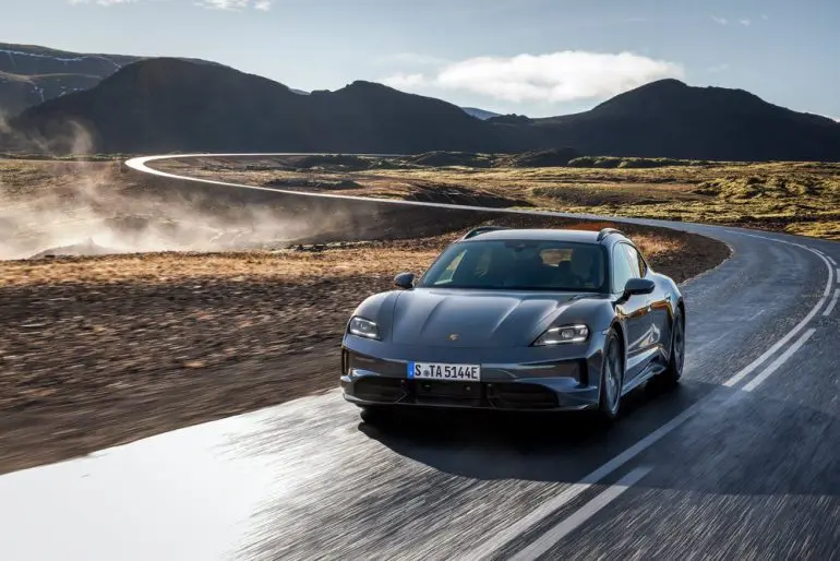 Trei modele noi: Porsche completează a doua generație Taycan