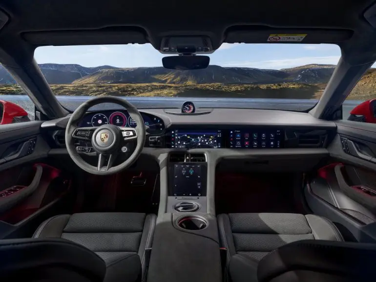 Porsche completează a doua generație Taycan