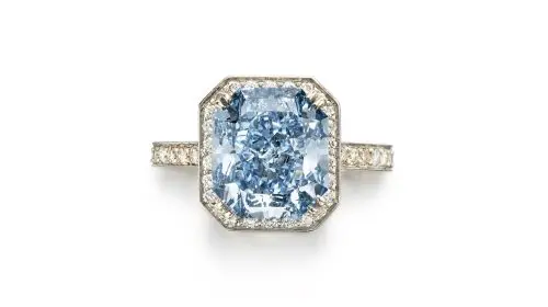 Christie’s: Inelul de 5,7 carate ar putea atinge 8 milioane dolari