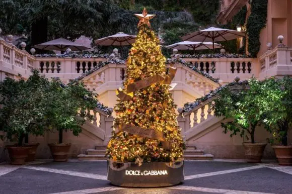 Hotel de Russie a colaborat cu Dolce&Gabbana pentru decorațiunile de Crăciun