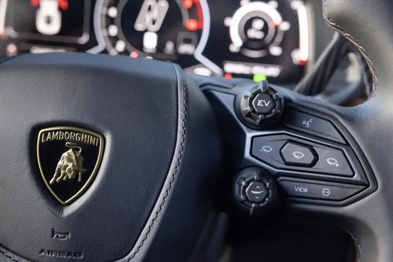 am testat pentru dumneavoastră un Lamborghini Revuelto