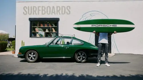 Porsche abordează stilul cool californian cu plăci de surf în ediție limitată