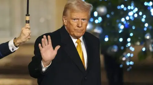 Donald Trump lansează o nouă colecție de parfumuri