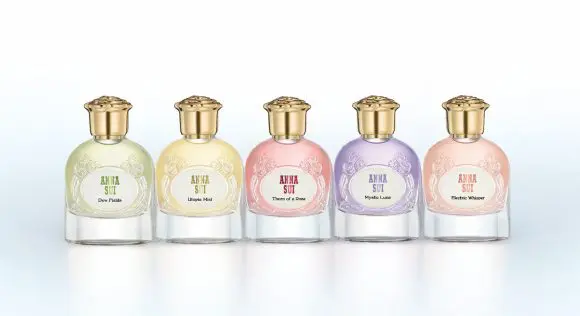 Anna Sui celebrează 25 de ani printr-o nouă colecție de parfumuri