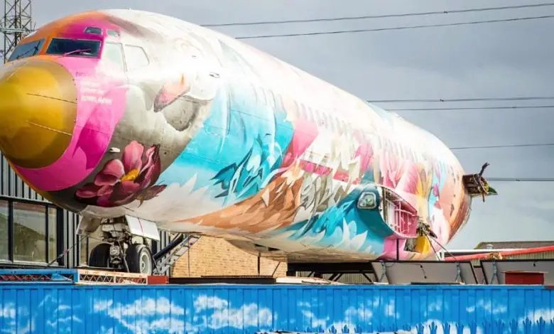 Airbnb oferă private jet-ul lui Pablo Escobar la Bristol