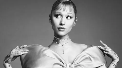 Ariana Grande lansează o colecție de bijuterii în colaborare cu Swarovski