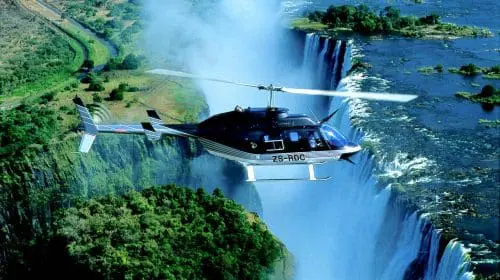 Experiențe aviatice exclusiviste în resorturi de lux