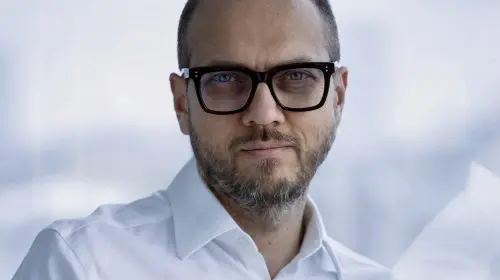 Dr. Florin Juravle: „Liftingul cu fire Aptos este una dintre cele mai în vogă metode de rejuvenare și contur facial ale momentului”