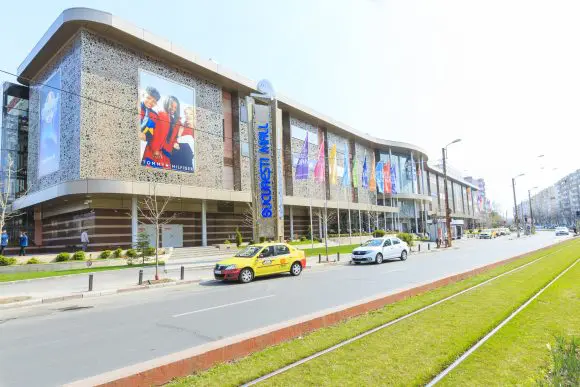 De 25 de ani, București Mall deschide calea pentru retailul modern. O călătorie prin modă, sustenabilitate și comunitate