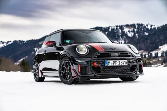 MINI John Cooper: Performanţe maxime pe zăpadă şi gheaţă