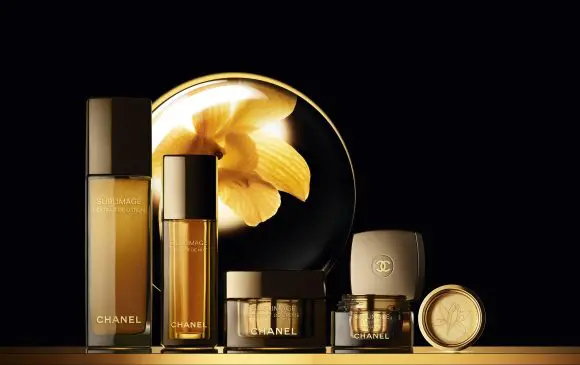 Chanel redefinește luxul în îngrijirea pielii cu SUBLIMAGE Les Extraits