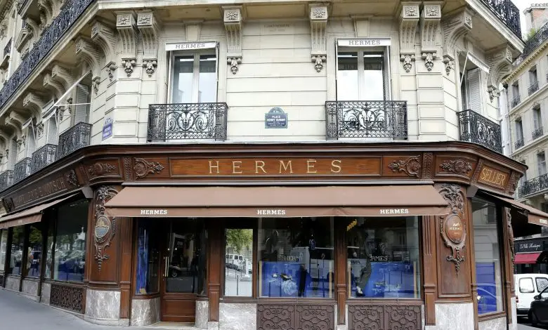 Bunurile de lux duc acțiunile europene la noi culmi