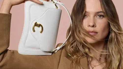 Coccinelle dezvăluie campania pentru primăvară, cu Behati Prinsloo ca imagine