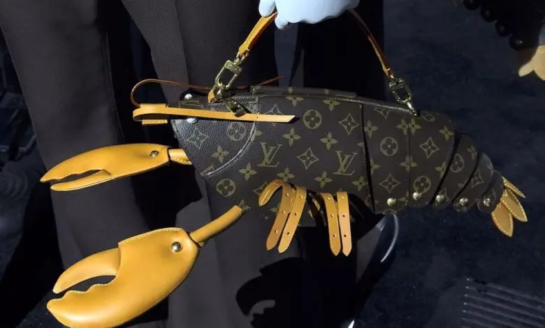 O geantă Louis Vuitton în formă de homar a devenit virală