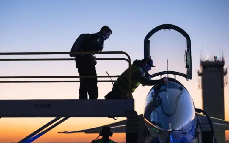 Boom, jetul supersonic XB-1, tocmai a spart bariera sunetului