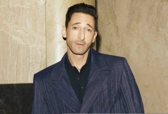 Cos lansează campania primăvară-vară 2025 cu Adrien Brody în rol principal
