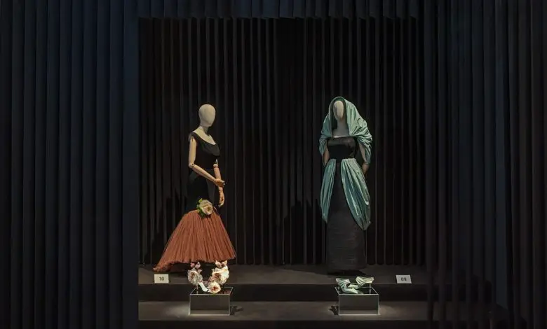 Milano sărbătorește 130 de ani de la nașterea lui Cristóbal Balenciaga cu o expoziție specială