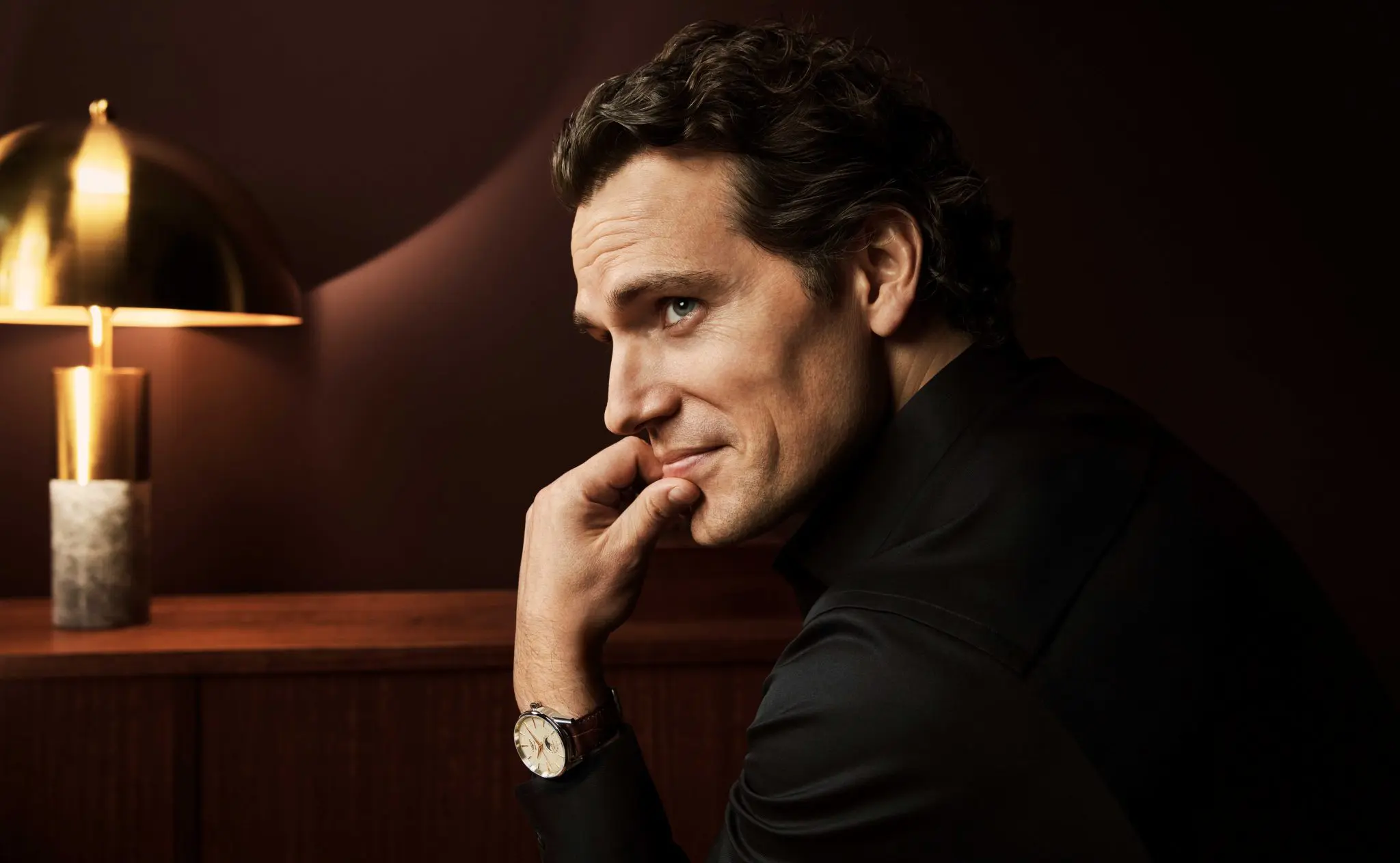 Longines îl prezintă pe Henry Cavill ca ambasador al mărcii