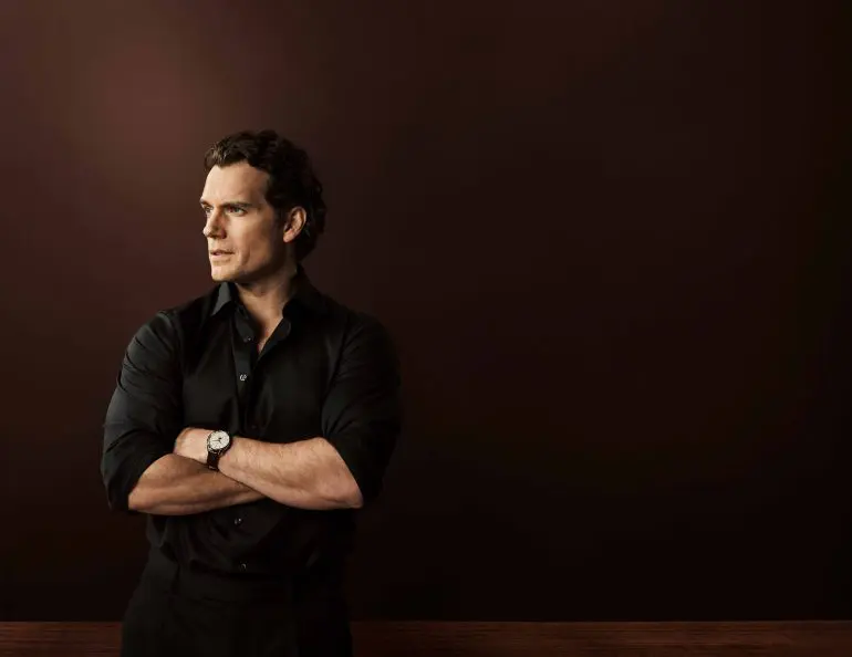 Longines îl prezintă pe Henry Cavill ca ambasador al mărcii