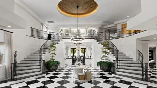 Casa „Keeping Up With The Kardashians” e scoasă la vânzare