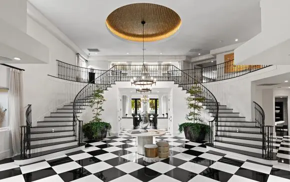 Casa „Keeping Up With The Kardashians” e scoasă la vânzare