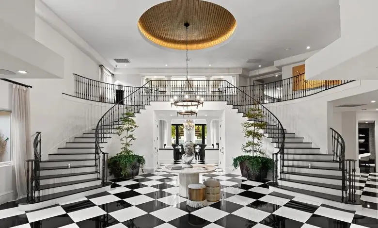 Casa „Keeping Up With The Kardashians” e scoasă la vânzare