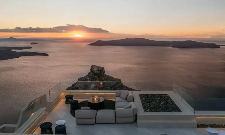 Mandarin Oriental a dezvăluit o nouă vilă modernă în Santorini
