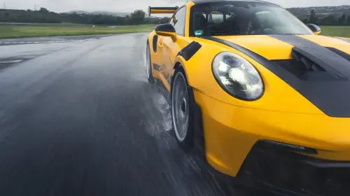 Porsche și Michelin prezintă o nouă anvelopă pentru carosabil umed