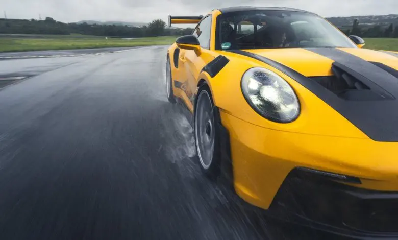 Porsche și Michelin prezintă o nouă anvelopă pentru carosabil umed