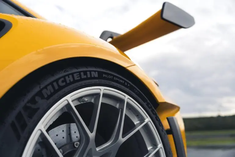 Porsche și Michelin au dezvoltat împreună o nouă anvelopă