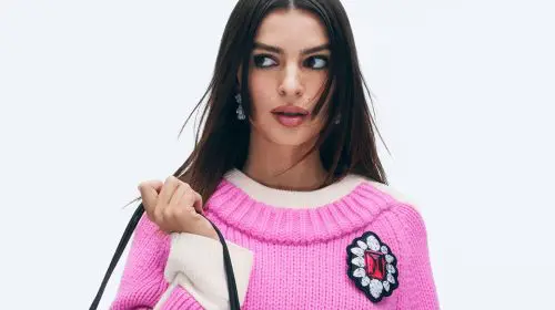 Emily Ratajkowski este imaginea noii poșete „The Dual” a lui Marc Jacobs