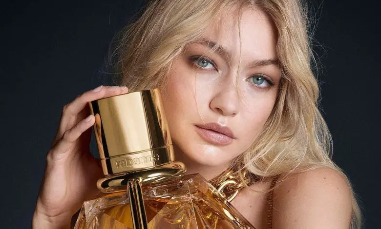 Gigi Hadid este imaginea parfumului „Million Gold for Her” al lui Rabanne
