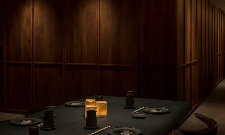 Saint Laurent deschide un restaurant de sushi în Paris
