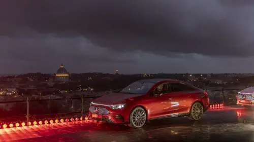 Mercedes-Benz dezvăluie noul CLA electric, cu AI