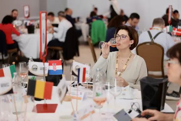 Constanța găzduiește cel mai mare concurs internațional de vinuri rose