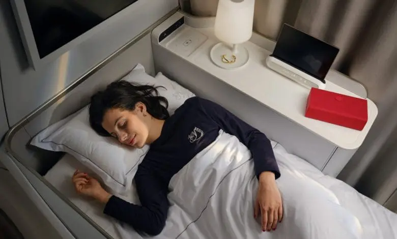 Brandul Jacquemus creează o linie de pijamale pentru pasagerii First Class ai Air France