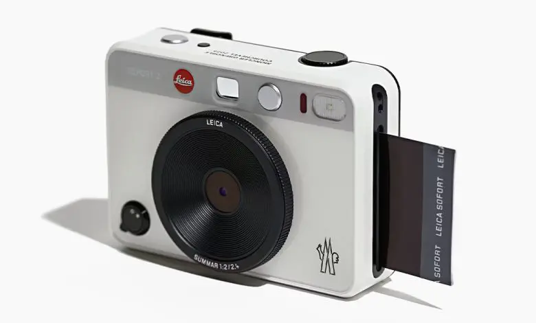 Leica și Moncler produc o cameră în ediție limitată