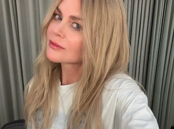 Balenciaga lansează o colecție de tricouri „Brand Ambassador Fanclub Series”