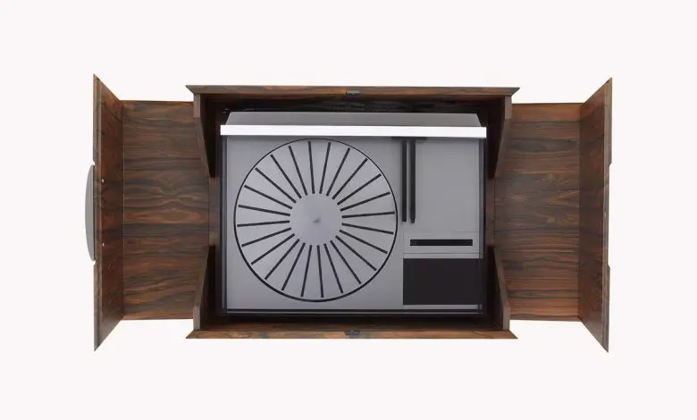 Bang & Olufsen face echipă cu Saint Laurent