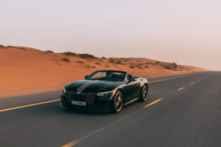 Bentley Batur Convertible a debutat în Dubai