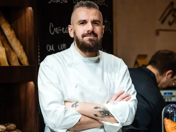 Chef Alexandru Papugiu: „Ingredientele sunt esențiale în deserturile de lux”