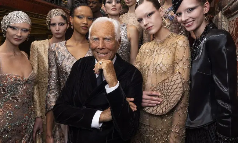 Giorgio Armani celebrează 20 de ani de haute couture cu o expoziție retrospectivă