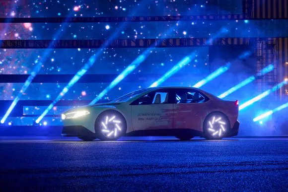 BMW Vision Driving Experience străluceşte la Shanghai