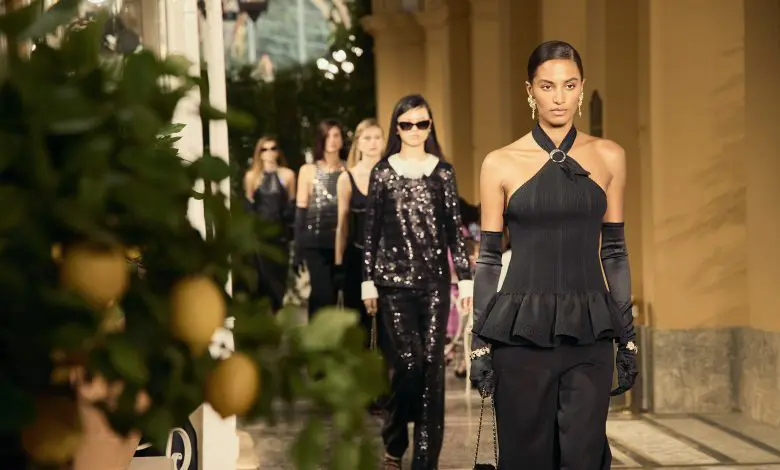Noua colecție Chanel Cruise a fost prezentată la Lacul Como